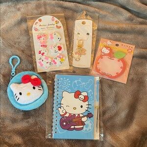 Hello Kitty Blue and Red Kids Accessory Set Super Bowl croc, charms Post-it nwt